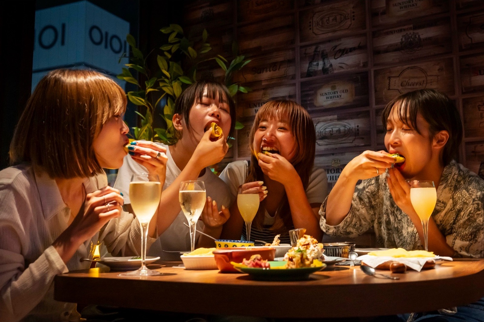 タコスを楽しむ女子会